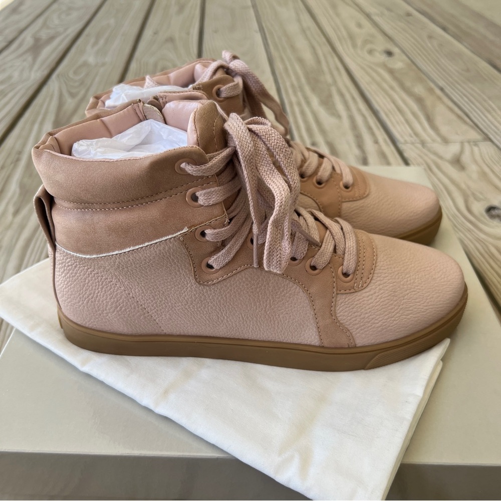 Rebecca Allen The High Top Rose 7.5 NWT